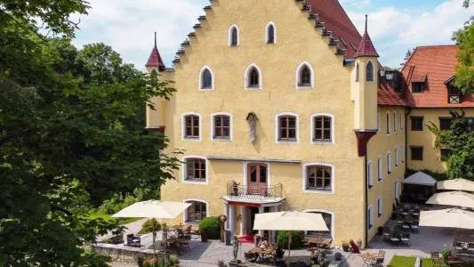 Unternehmen Schloss zu Hopferau BERA GmbH